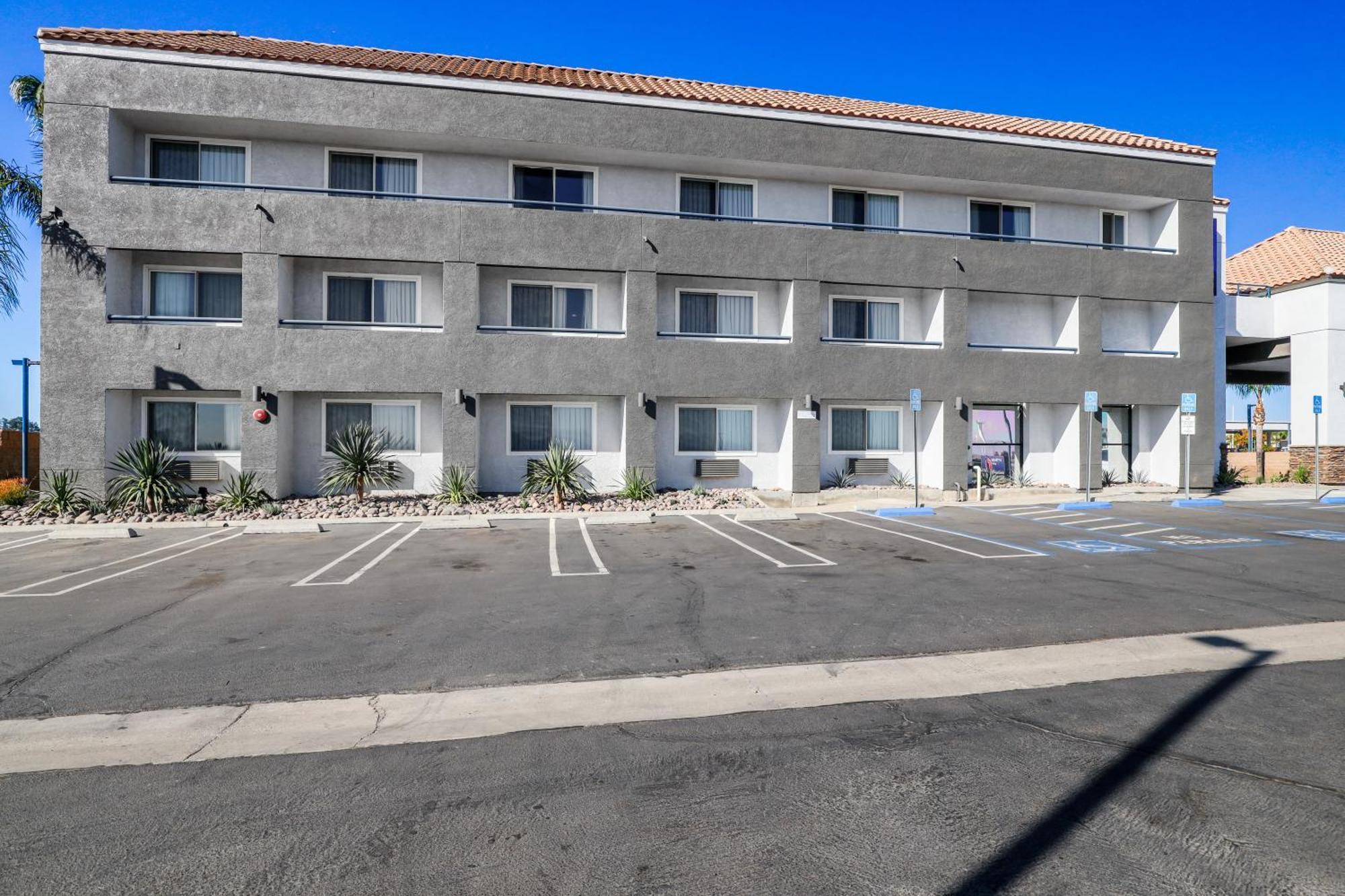 Studio 6 Suites Perris, Ca Exterior photo